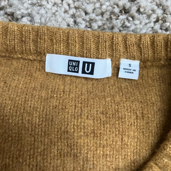 Uniqlo lambswool pocket sweater mustard color size S - Picture 4 of 9